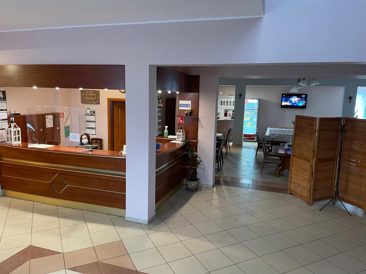 Hotel Dowhan Nowe Luaran gambar